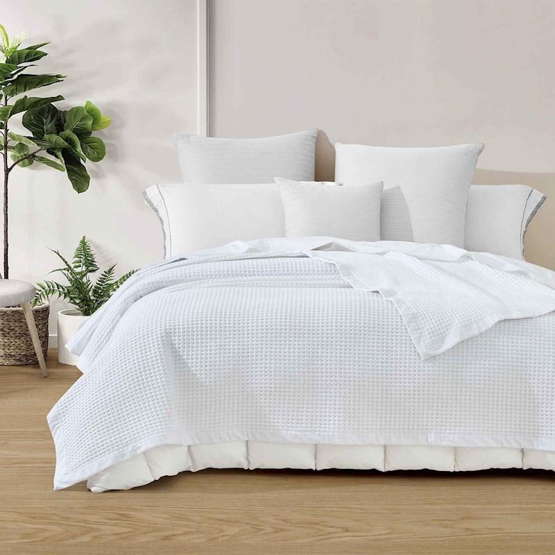 Briscoes blankets hotsell