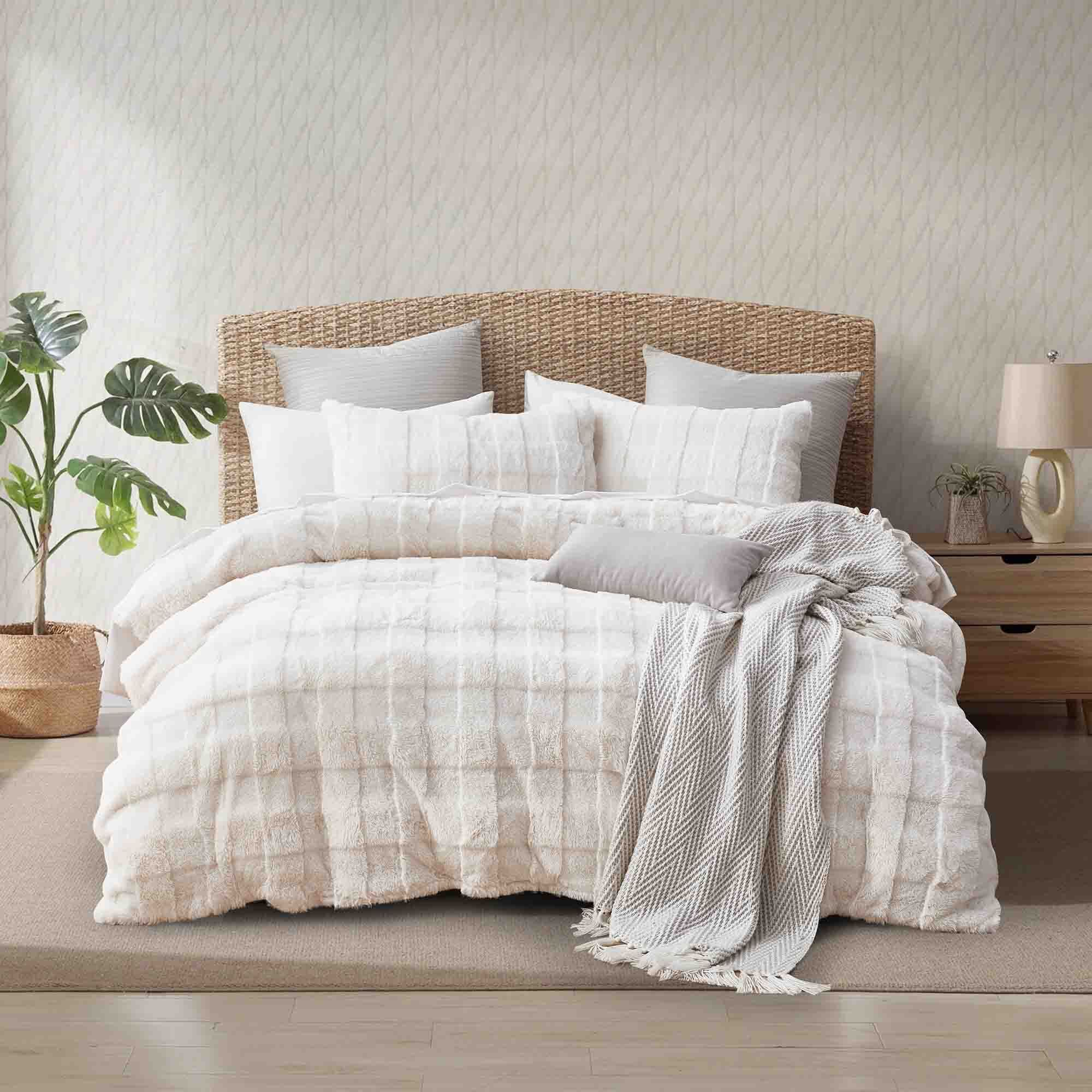 Urban Loft Stevie Faux Fur Duvet Cover Set