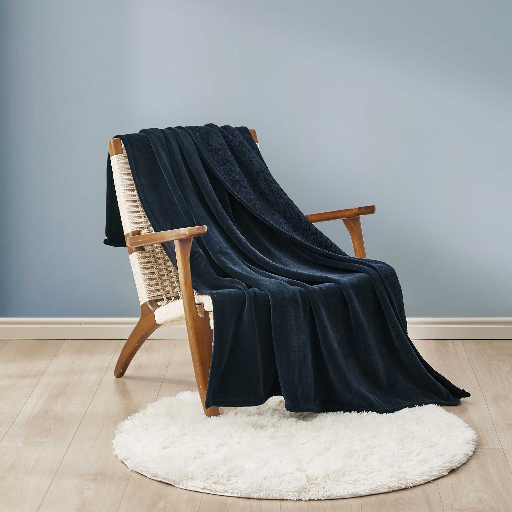Urban Loft Ari Throw